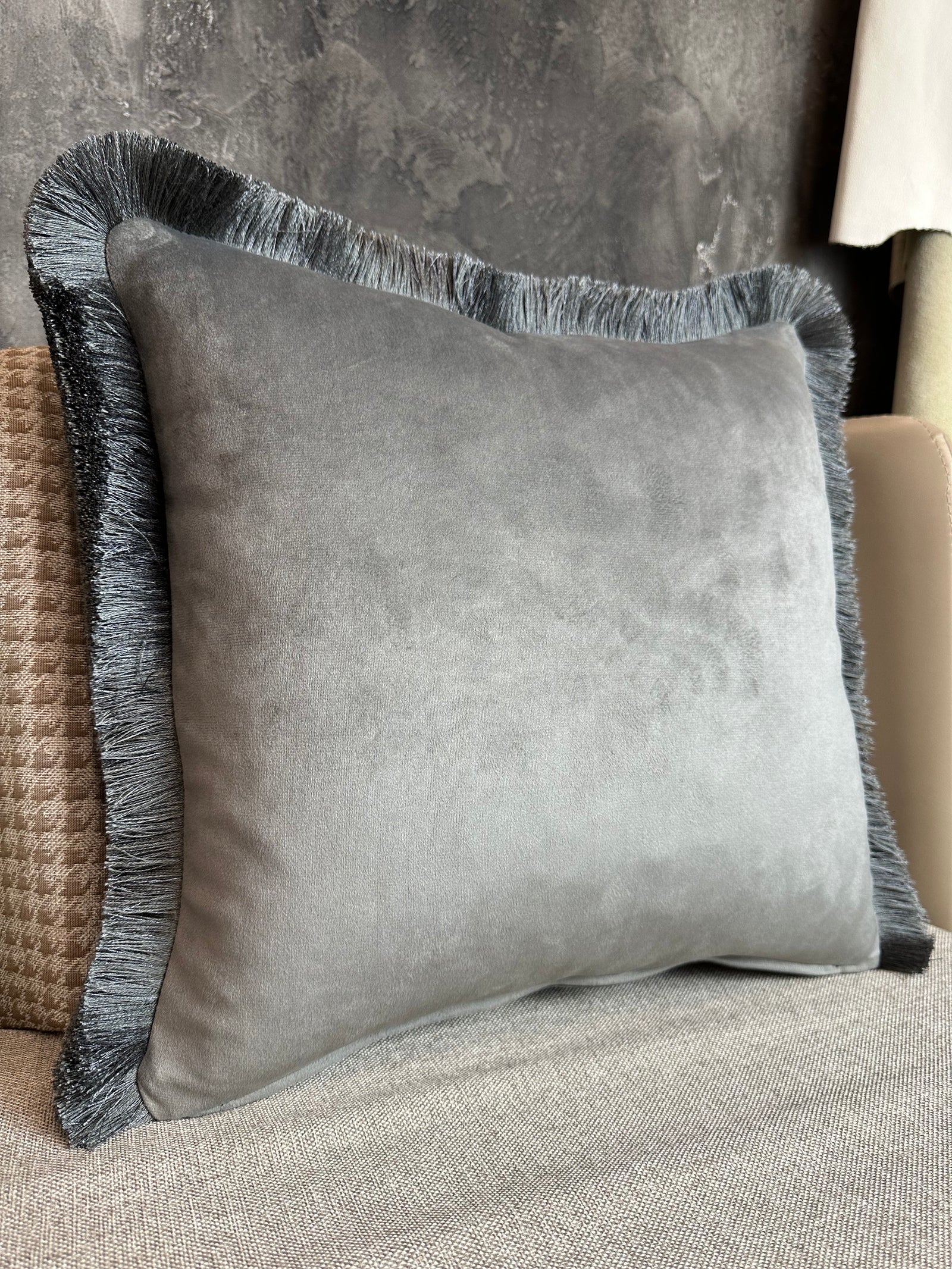 SOLID-19 PILLOW 
