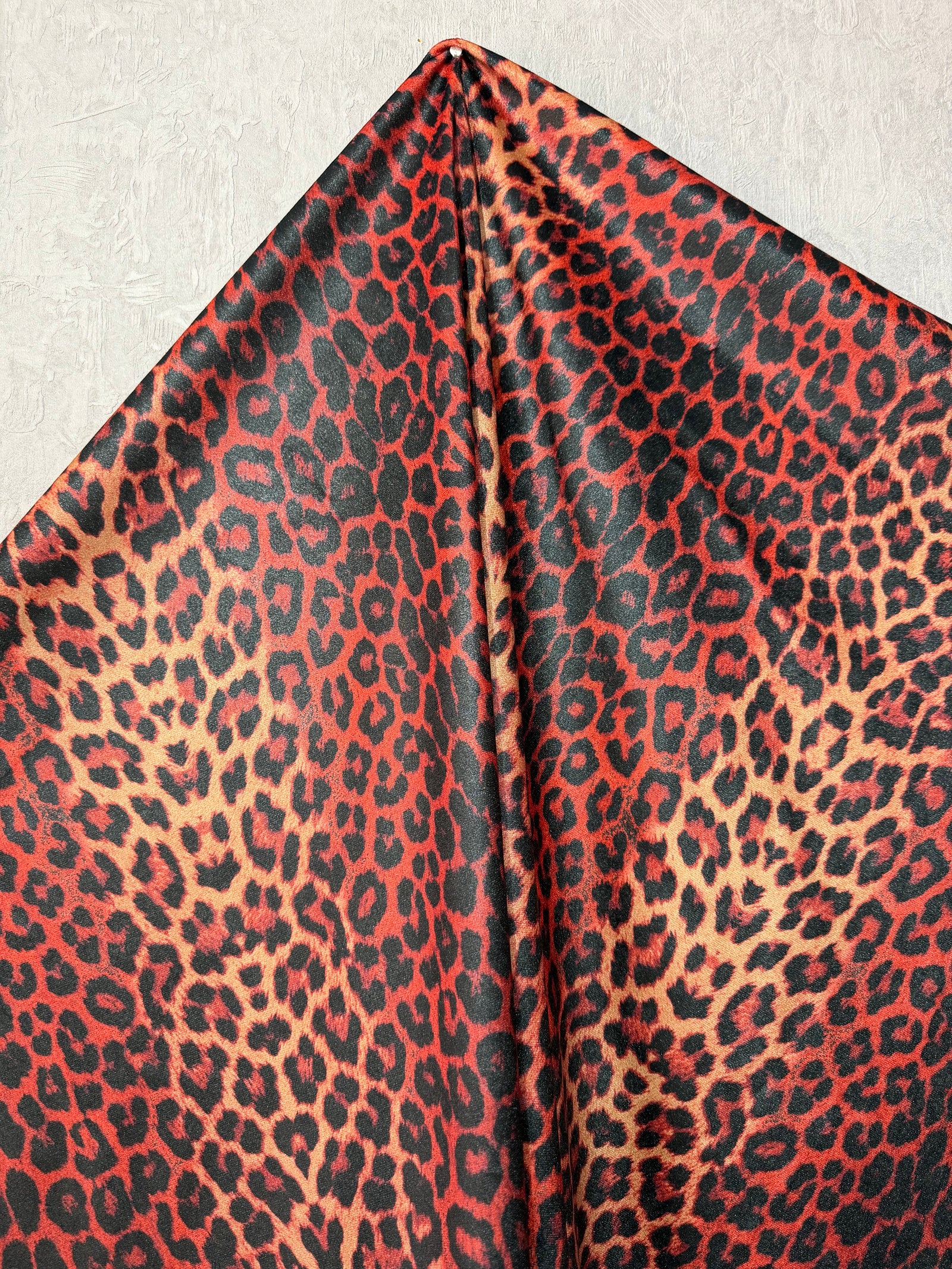 Leopar Desenli İthal Kadife Döşemelik & Perdelik Kumaş – Kırlentlik ve Dekoratif Kumaş – Metre ile Satış (140 cm En)