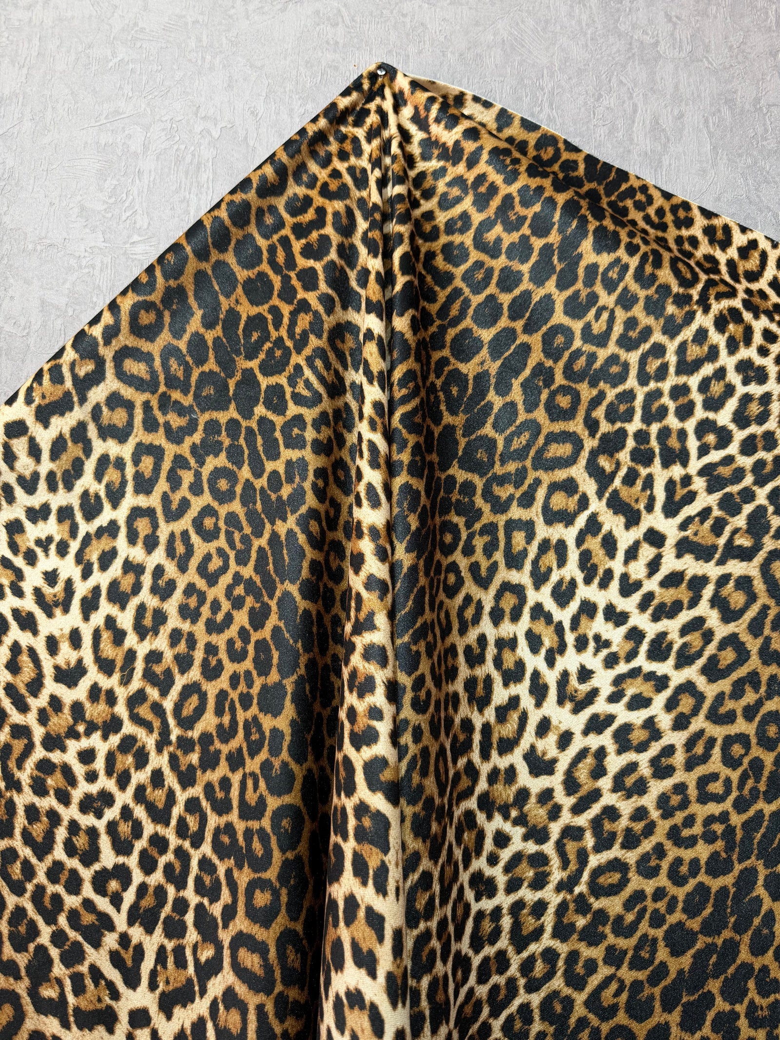 Leopar Desenli İthal Kadife Döşemelik & Perdelik Kumaş – Kırlentlik ve Dekoratif Kumaş – Metre ile Satış (140 cm En)