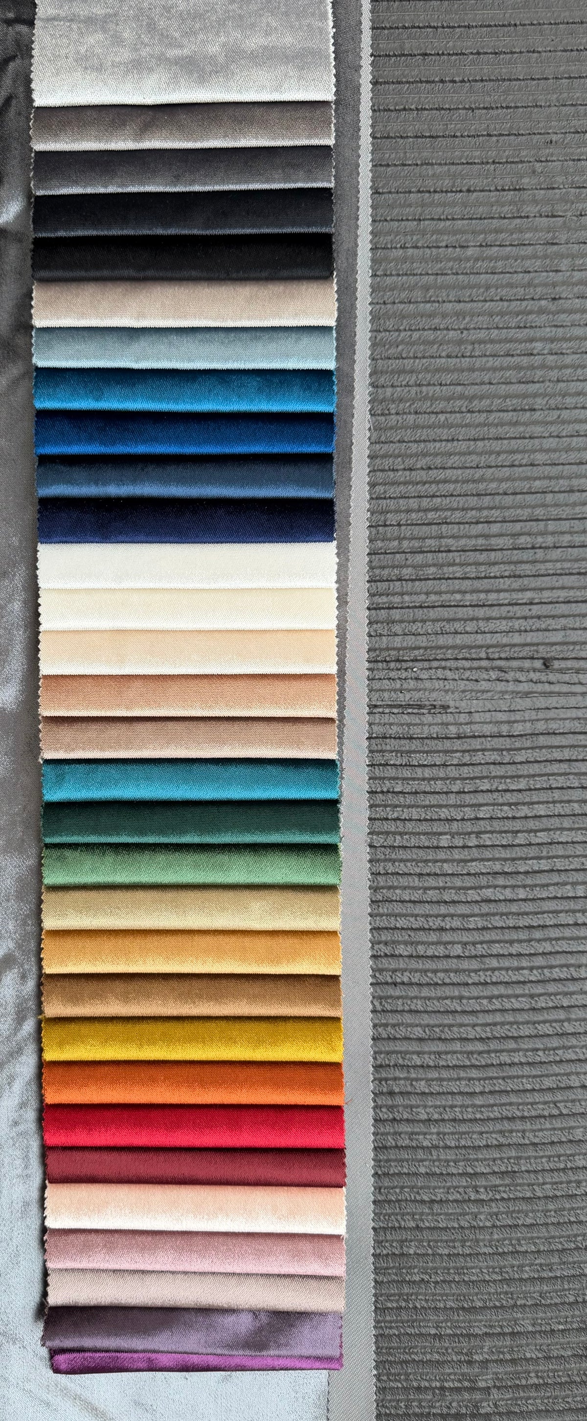 Dokuma Parlak Kadife Döşemelik & Perdelik Kumaş – Pati Dostu – Kırlentlik ve Dekoratif Kumaş – Metre ile Satış (140 cm En)
