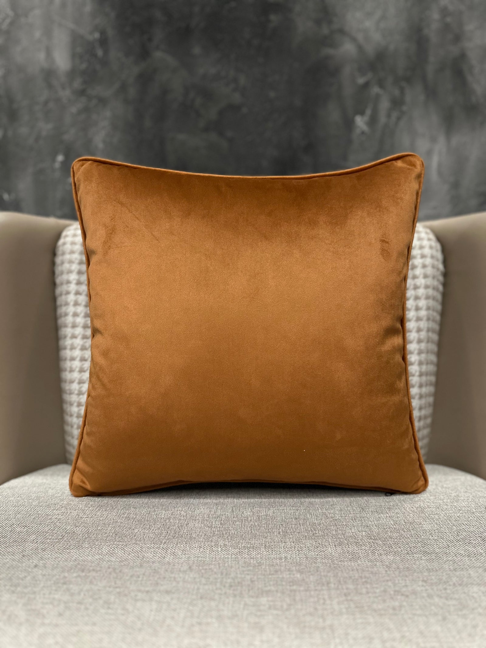 SOLID-47 PILLOW 