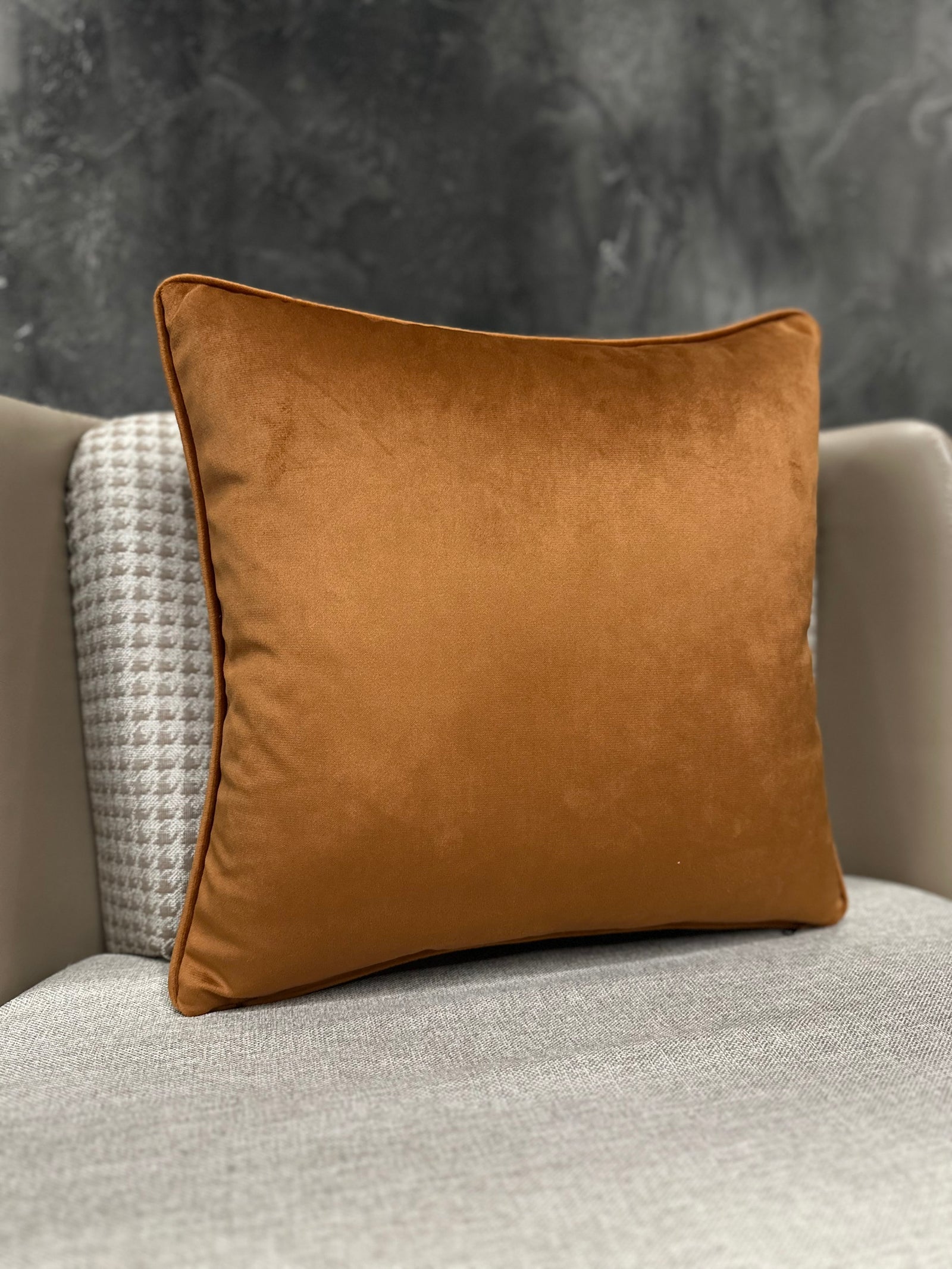 SOLID-47 PILLOW 