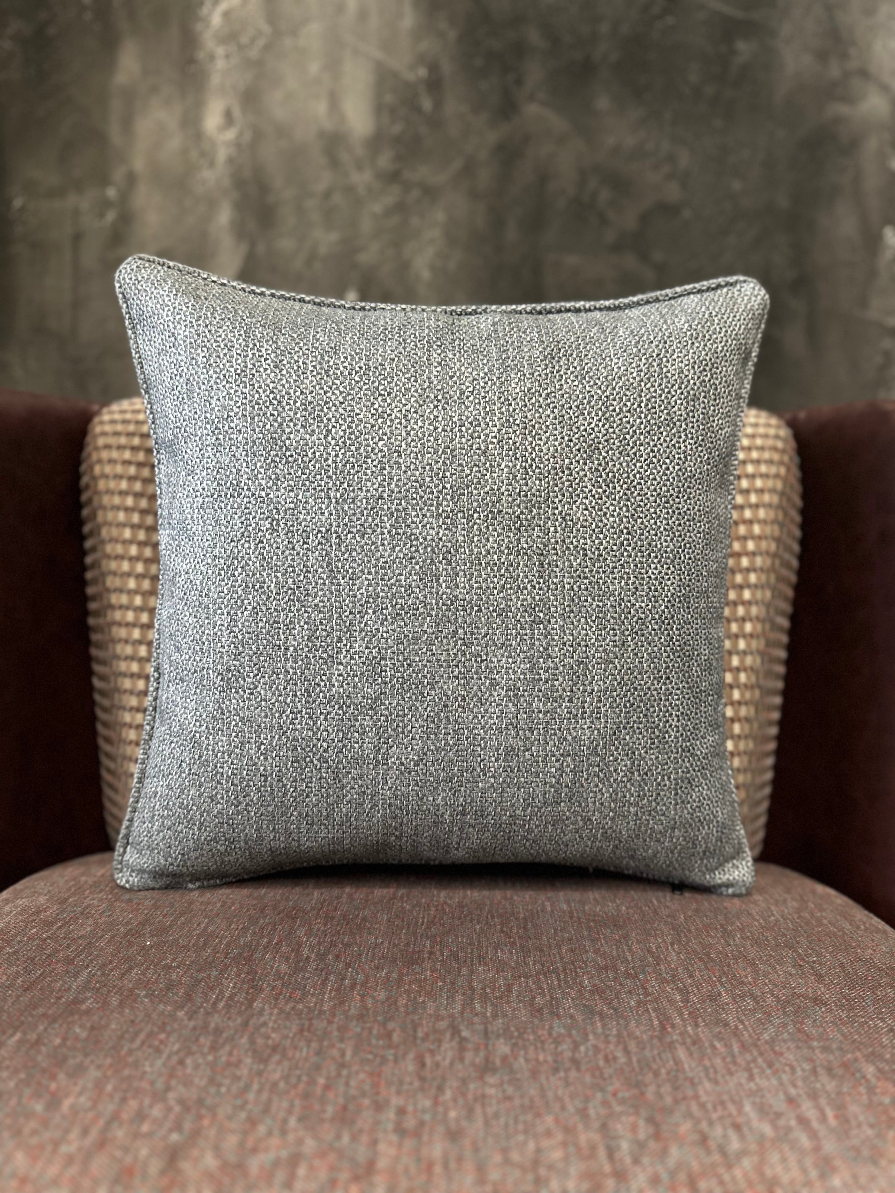 WICKER-8001 