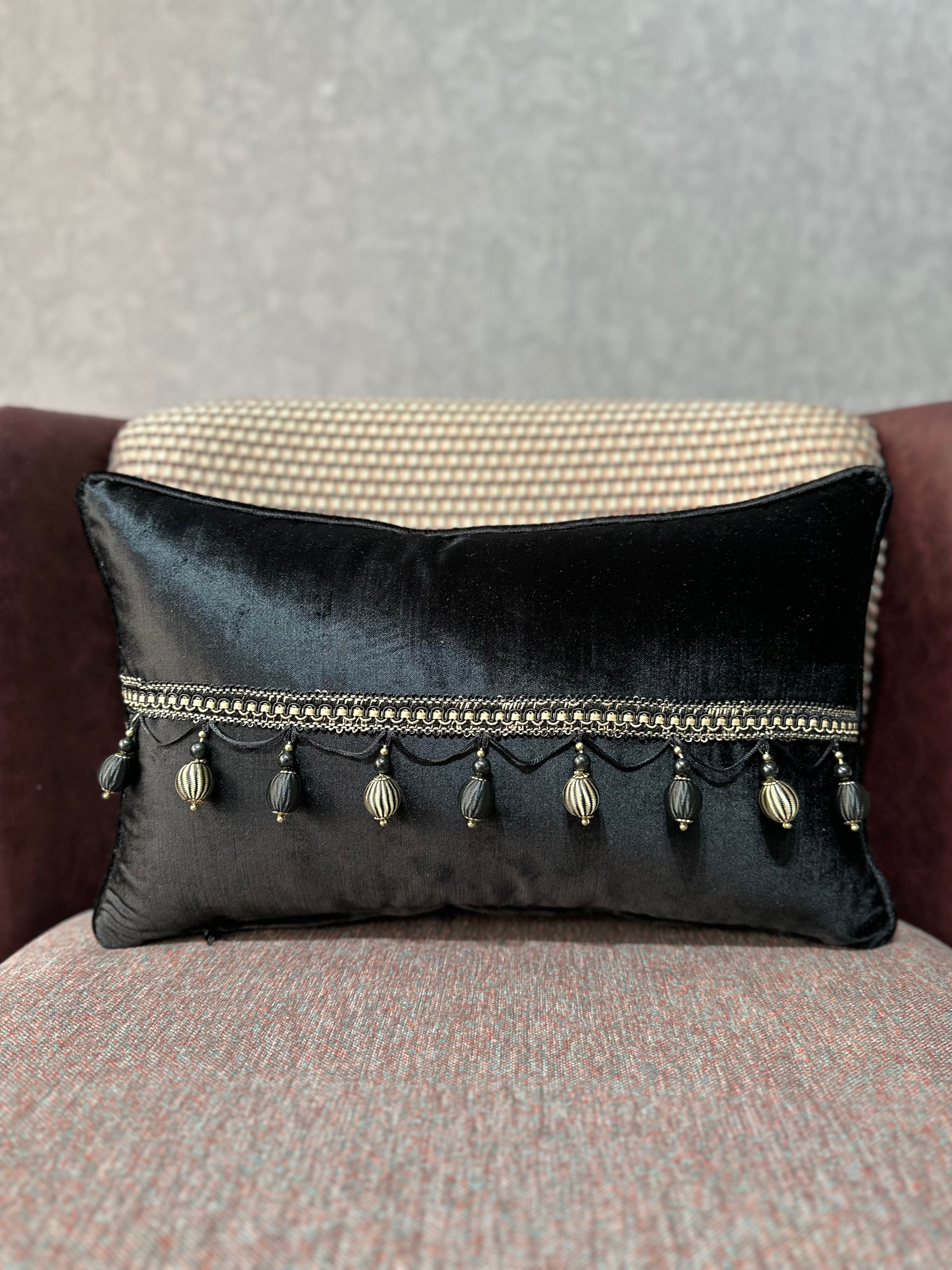 BONCUK-02 (SİYAH ATLAS)