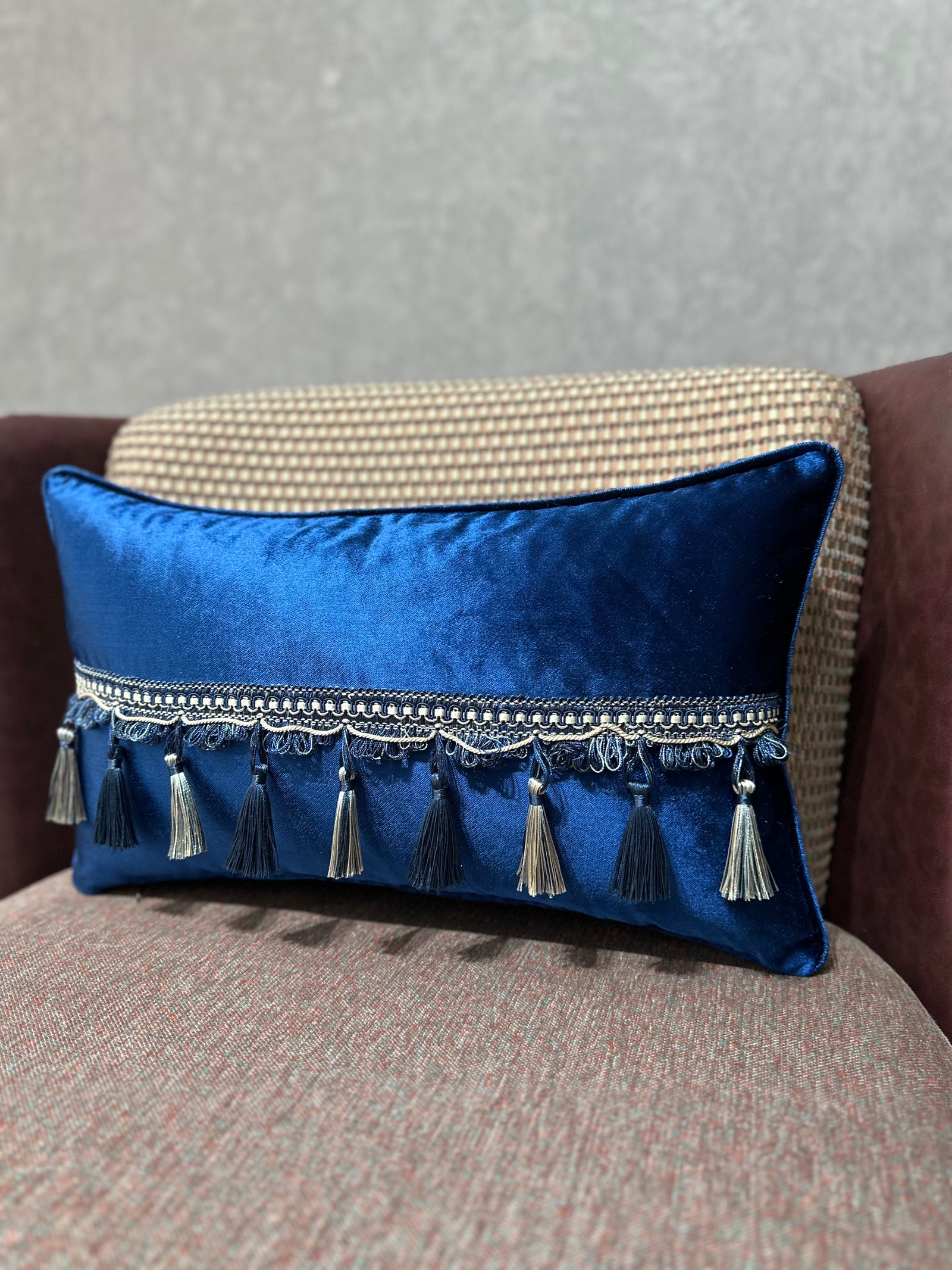 SARKIK PÜSKÜL-37 (LACİVERT ATLAS)