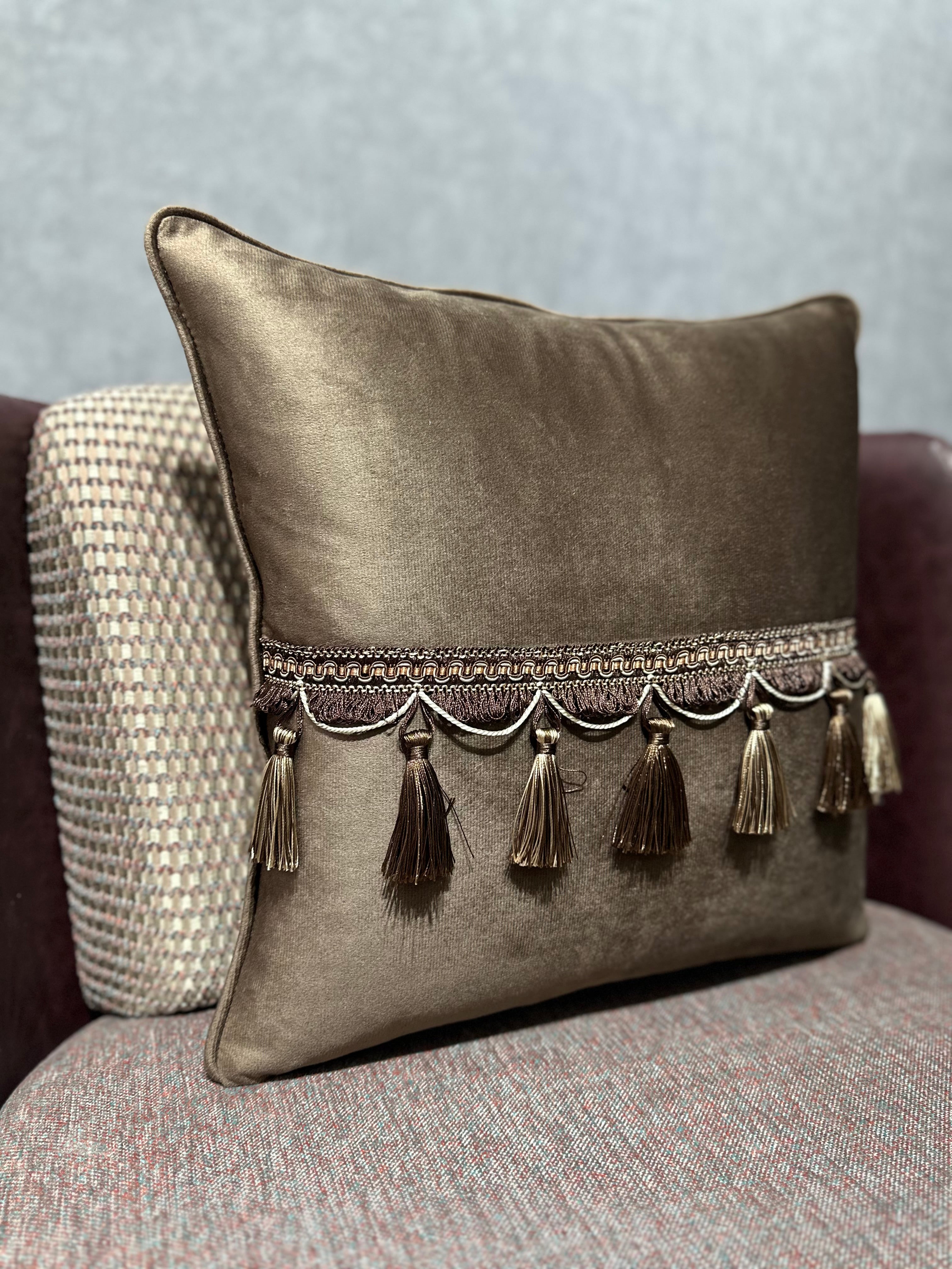 SARKIK PÜSKÜL-46 (KAHVERENGİ SOLİD)