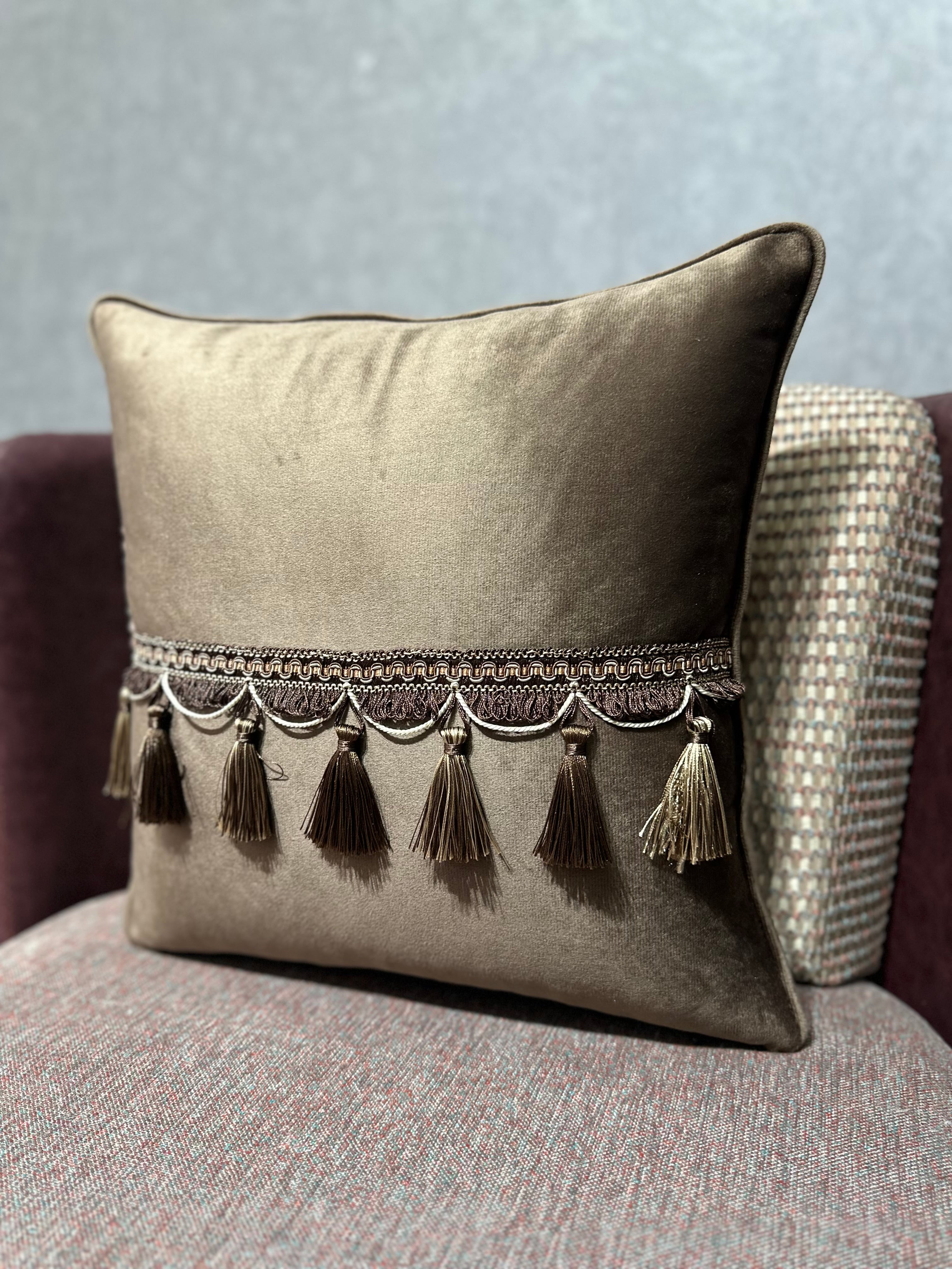 SARKIK PÜSKÜL-46 (KAHVERENGİ SOLİD)