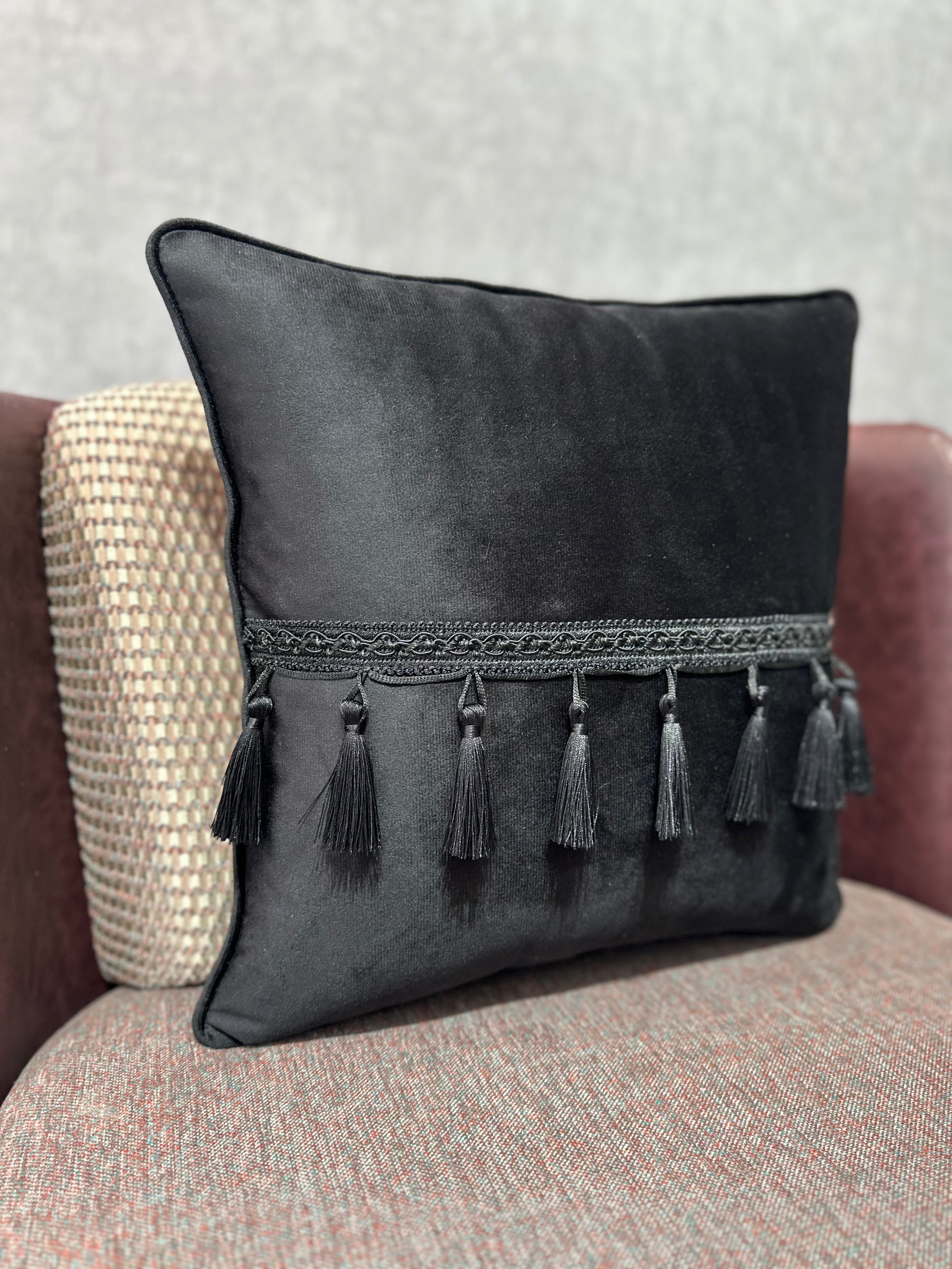 SARKIK PÜSKÜL-02 (SİYAH SOLİD)