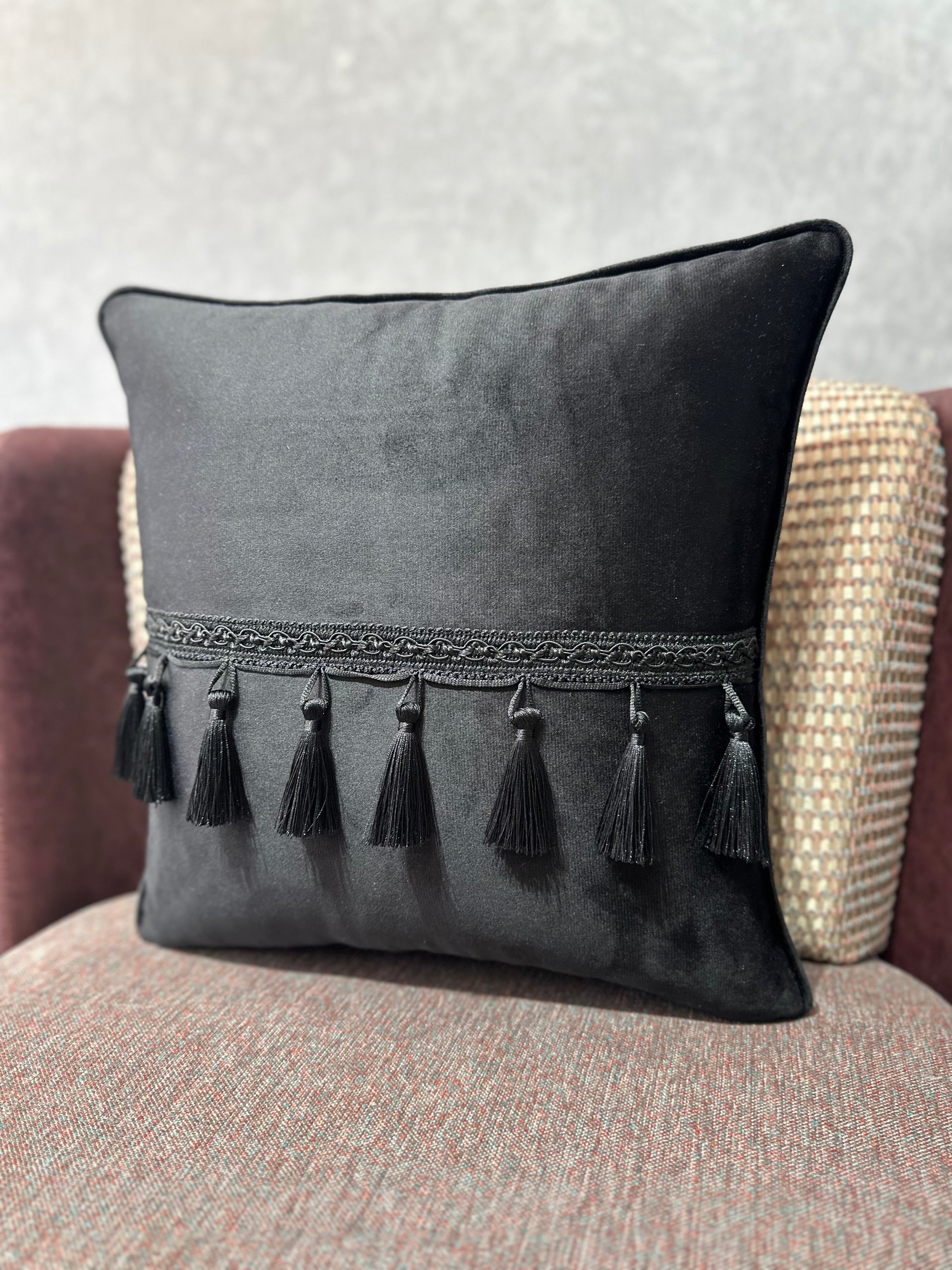 SARKIK PÜSKÜL-02 (SİYAH SOLİD)