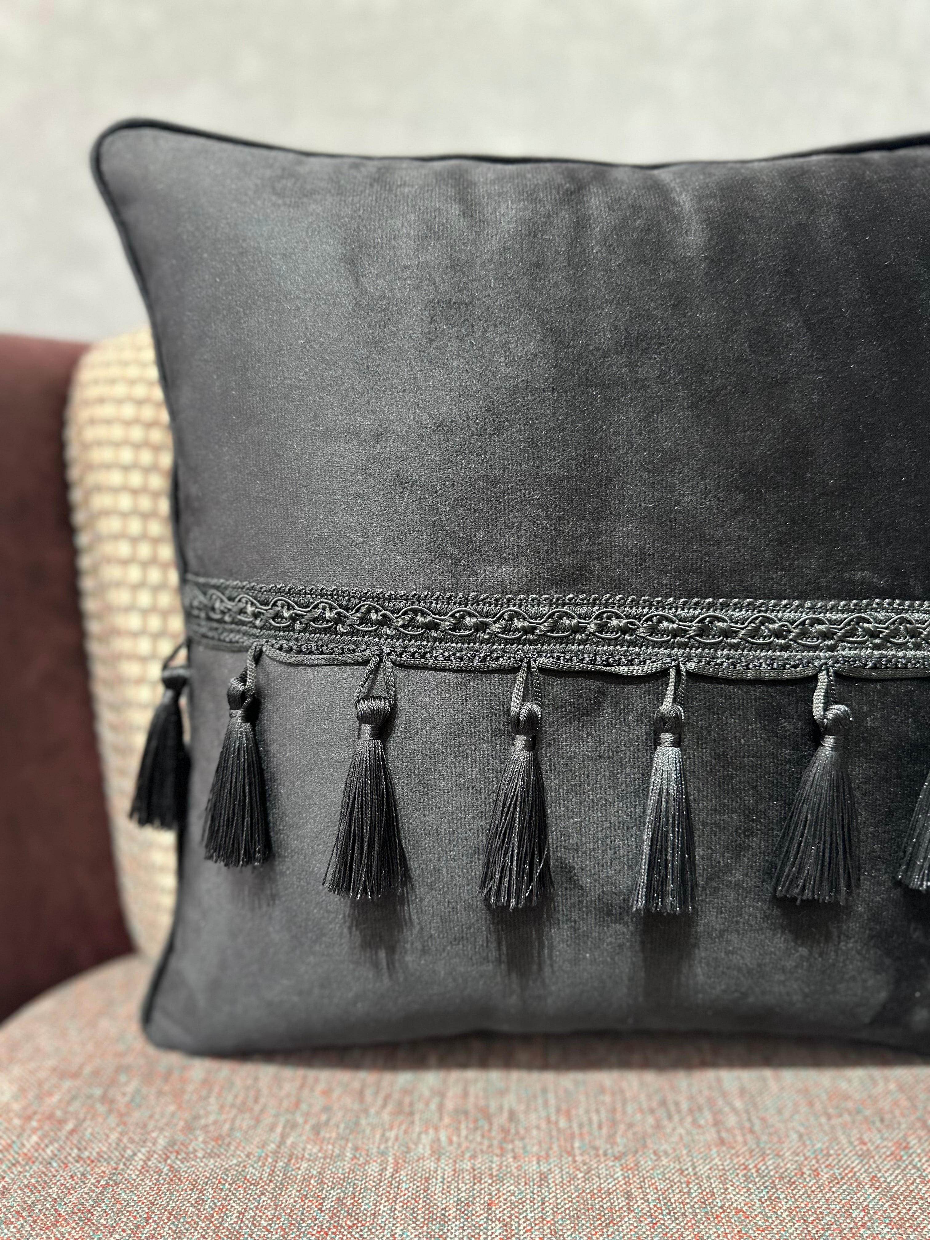 SARKIK PÜSKÜL-02 (SİYAH SOLİD)