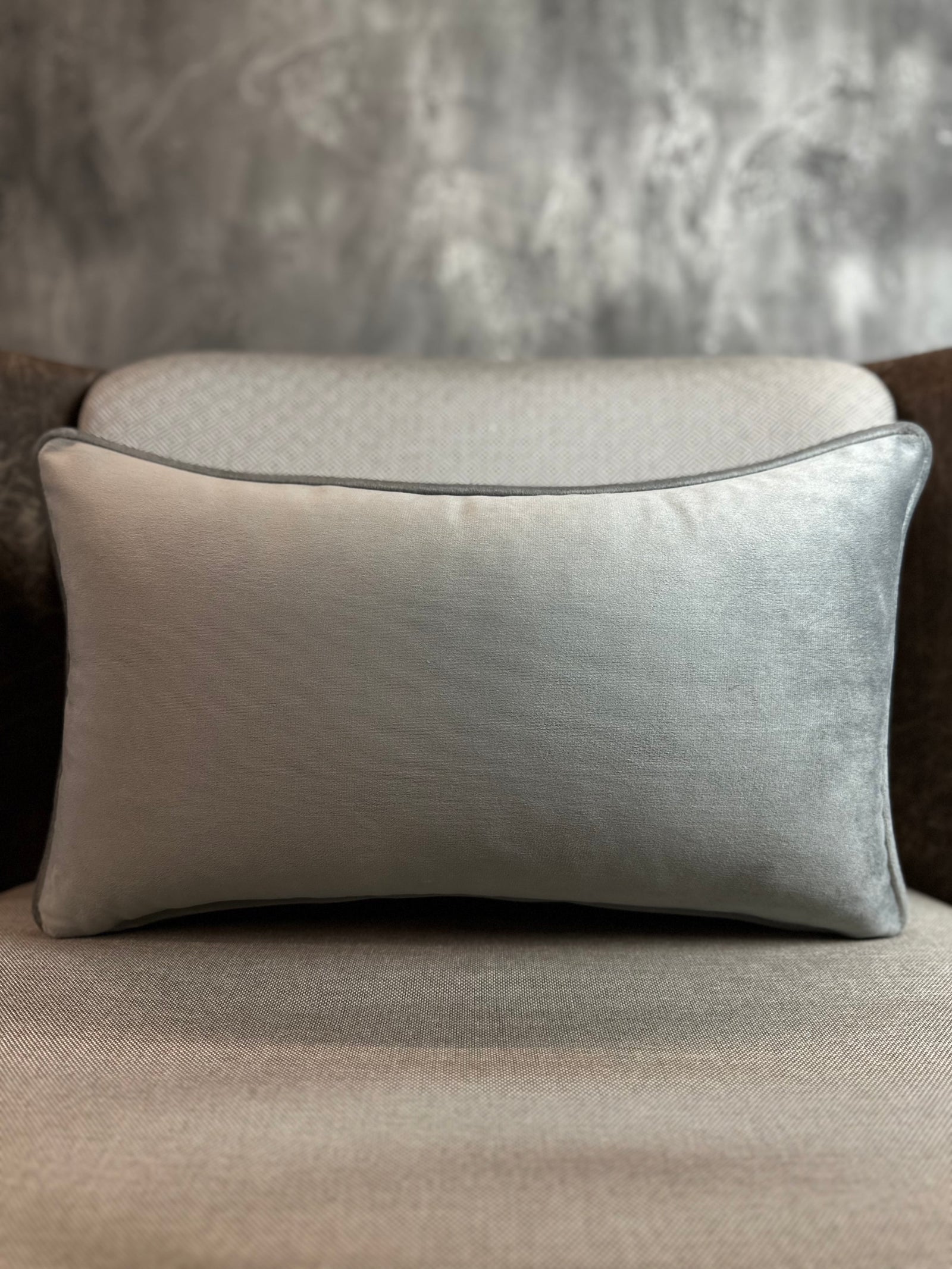 SOLID-19 PILLOW 